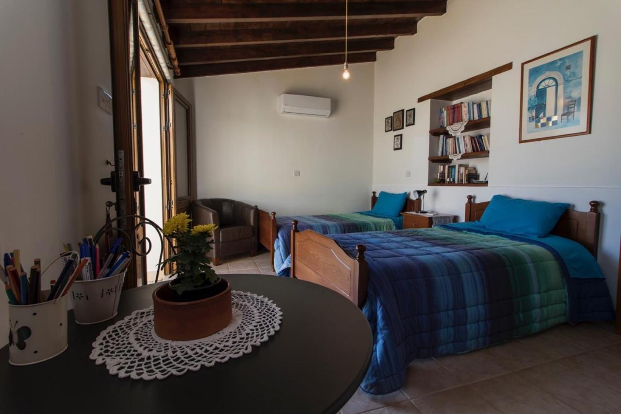 Samareitidos Light Cottage Anaphotia Exteriör bild